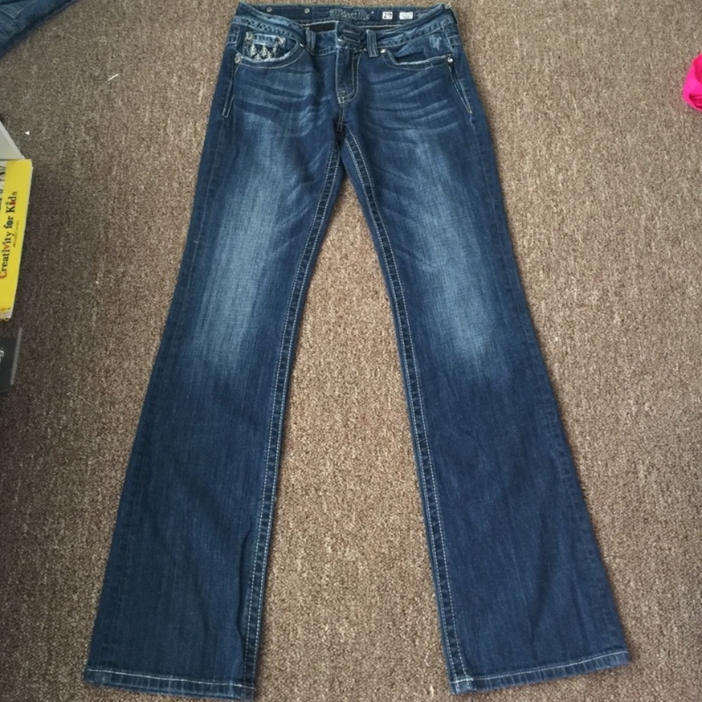 Ladies size 29 Miss Me jeans.